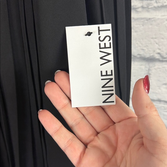 Nine West Black Pleated Blouse Size XL NWT - Picture 5 of 7